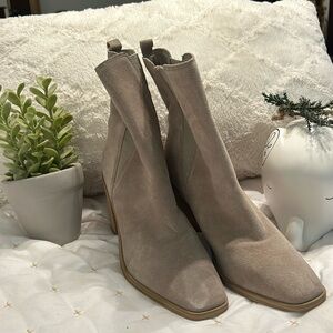 Marc Fisher ankle boots